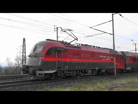 Vlaky na trati 230 Kolín - Havlíčkův Brod a  010 Kolín - Pardubice