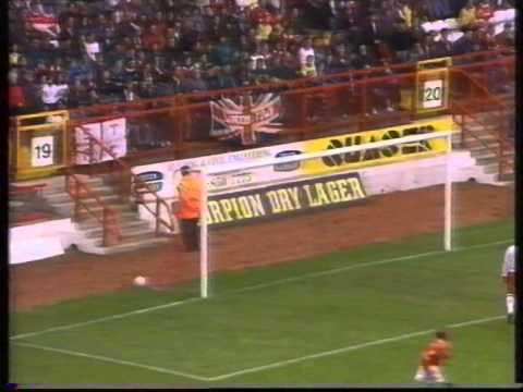 1994-09-17 Charlton Athletic vs Swindon Town [Central]