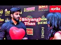Ashwin Gives Heart To Shivangi At Red Carpet Entry