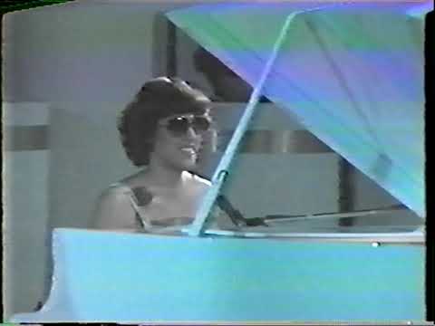 Terri  Gibbs - Somebody's Knockin' (1981)