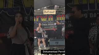 Download lagu Duet paling romantis #dangdut #chatstory #music #automobile mp3 Download lagu Duet paling romantis #dangdut #chatstory #music #automobile mp3