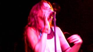 Juliette &amp; The Licks - Long Road Out Of Here