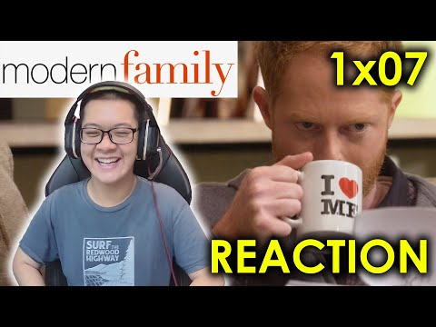 FOR GLORY AND HONOR?? || Reaction to Modern Family 1x07 "En Garde"