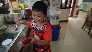 Con bò xịt nước #toys #thinhnguyentoys