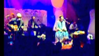 Love me tender - Pato Fu