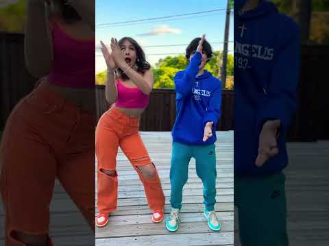 BOUNCE WHEN SHE WALK!😍#shorts #tiktokviral #shortsviral