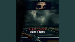 Musik-Video-Miniaturansicht zu Welcome to the Show Songtext von Alice Cooper