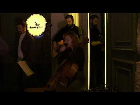 Birsen Tezer - Çal kapımı (cover) Donkey Sahne