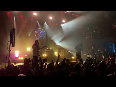 Taking Back Sunday performs “MakeDamnSure” at Terminal 5 (night two)