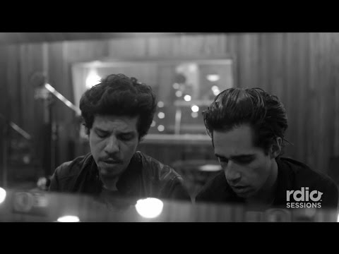 Thiago Pethit feat. Helio Flanders - ROMEO (Rdio Sessions)