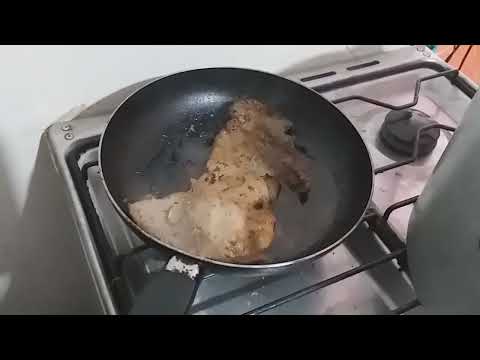 Cómo cocinar bistec de hígado de cerdo en la sartén para un plato jugoso y sabroso