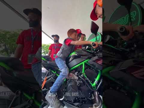 Accelerating Mr. Stiven's motorcycles 🔥 #fullgass #erixonarias #motorcycle #bike #mrstiven #mrsti...