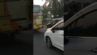 Download lagu MK:ketemu bus body kotak sabun punya po pahala kencana #shortvideo mp3