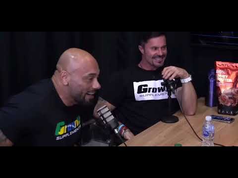 Júlio Balestrin se acaba de RIR ao relembrar Felipe Franco e Giga Comprando Sunga de Fisiculturita