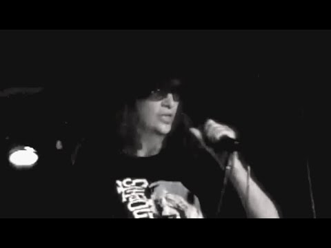 JOEY RAMONE - 'She's A Sensation'!!! (w/ 22 Jacks) Joey's Bday Bash 1997