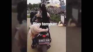 Download lagu Riana oces pulang show mp3