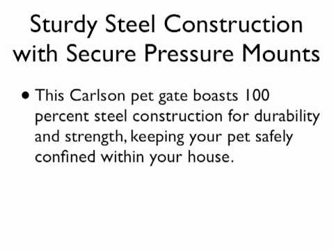 Carlson 0930PW Extra-Wide Walk-Thru Gate with Pet Door