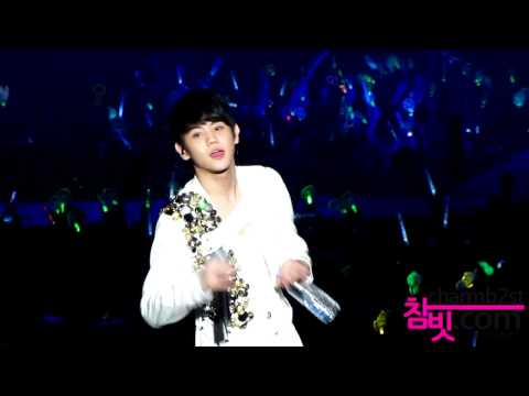 [FANCAM] 110218 Yoseob - Take Care of My Girlfriend @ Welcome Back to BEAST Airline #19