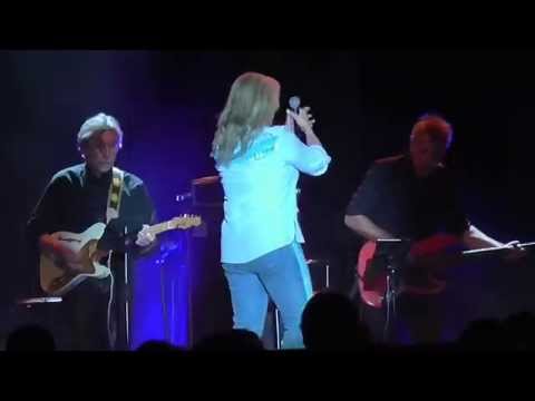 Sylvie Vartan - La Maritza et Medley 70's (Live) @ Bandol 27/07/14 HD