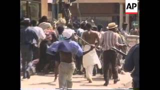 SOUTH AFRICA: DURBAN: PROTESTERS AND POLICE COME INTO CONFLICT