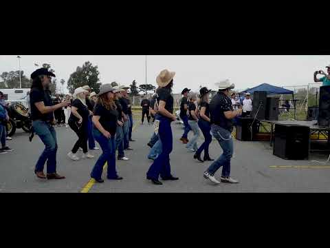 Country line dancers de La Plata