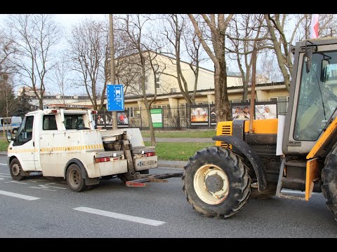 Takim holownikiem chcieli wywozić traktory.