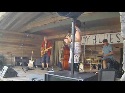 Roster: shake your hips