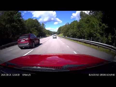 Udda förare som nästan orsakar en olycka.