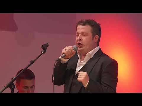 Jalgpalligala 2017: Oliver Kuusik ja Unistuste bänd - Amerika