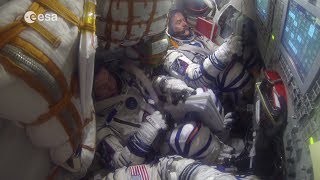 Space kaarten, How does an astronaut return to Earth from the..