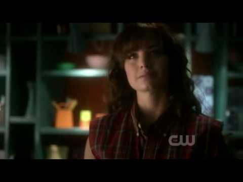Smallville - 9x04 - Echo - Lois gets ready for her date with Clark