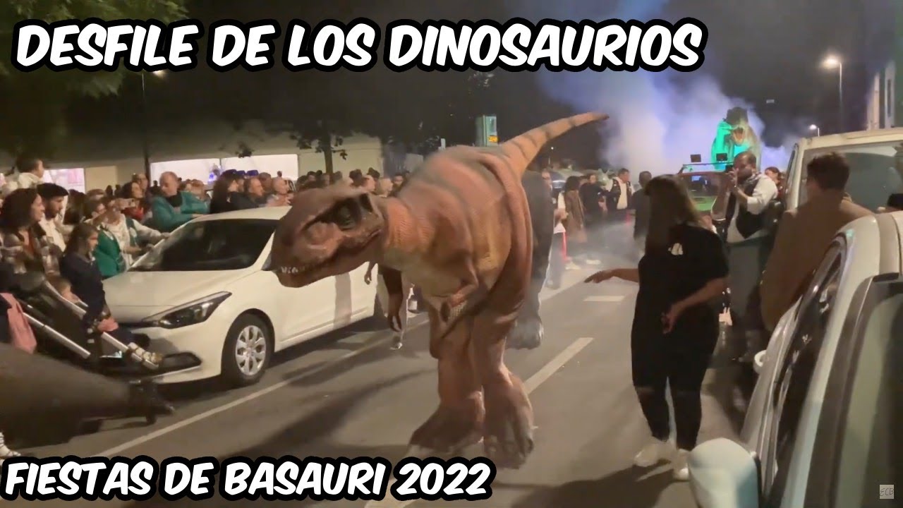 Desfile de los dinosaurios en los San Faustos de Basauri. 12 Octubre 2022