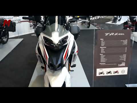 Benelli TRK 251 2019 - Walkaround - VivelaMoto 2019