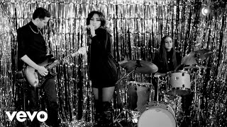 Kitty, Daisy & Lewis - Black Van