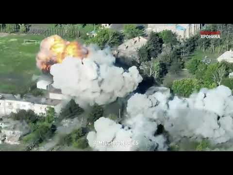 A thermobaric attack on the Ukrainian city center by the Russian Army.