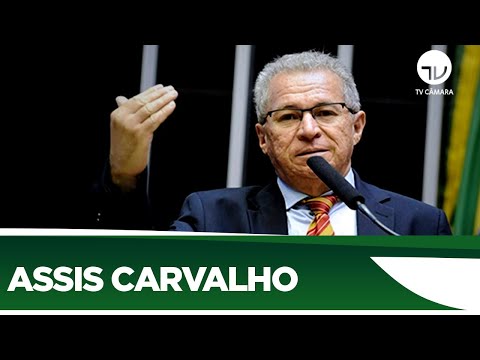 Corpo de Assis Carvalho é enterrado no Piauí - 06/07/20