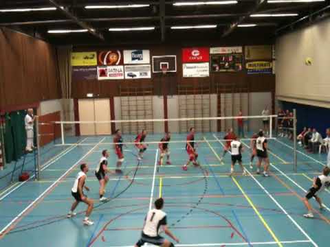 20091107 Croonenburg Heren 1 Bas beukt rechtdoor