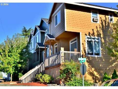 Bright Beaverton Townhome with Spacious Living Areas, Decorative Fireplace & Functional Kitchen property video