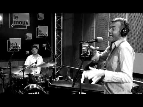 Electro Deluxe - Stayin Alive Cover (Live Mouv')