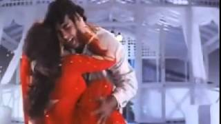Download lagu Akshay Kumar Karishma Kapoor Hot Enjoying Scene... mp3