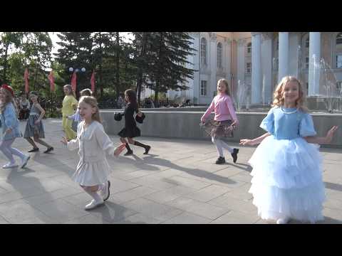 Участницы конкурса «Маленькая Принцесса» готовятся к выступлению