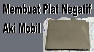 Fabricación de una placa negativa para una batería de automóvil con materiales adicionales mínimos