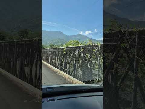 Puente sobre el río Turrubares