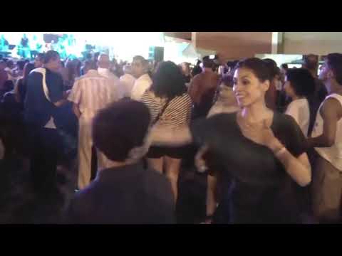 Niño bailando Salsa