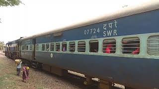 preview picture of video '56910 - Hosapete - KSR Bengaluru Passenger departing from Ballari Cantonment Halt'
