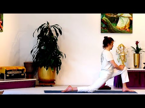 Yogastunde Mittelstufe "Chakrakonzentration" mit Felix - Yoga Vidya Live,  10.03.2022, 09:15 Uhr