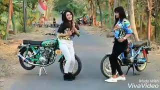 Download lagu Goyang pelan pelan [HOLIDAY] mp3