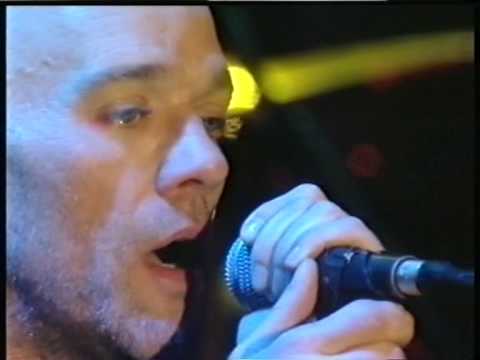 R.E.M. - So Central Rain (Live Köln 2001)