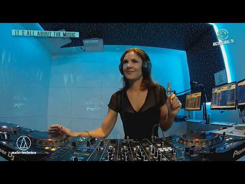 Davina Moss #039 Its all about the Music