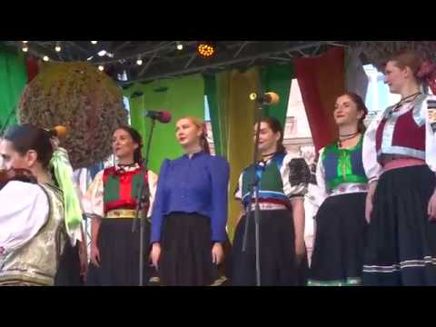 Slovenský folkl. soubor ŠARVANCI z Prahy, část 2 (tanec z Kokavy n/R ) / Velikonoční trhy Praha 2019